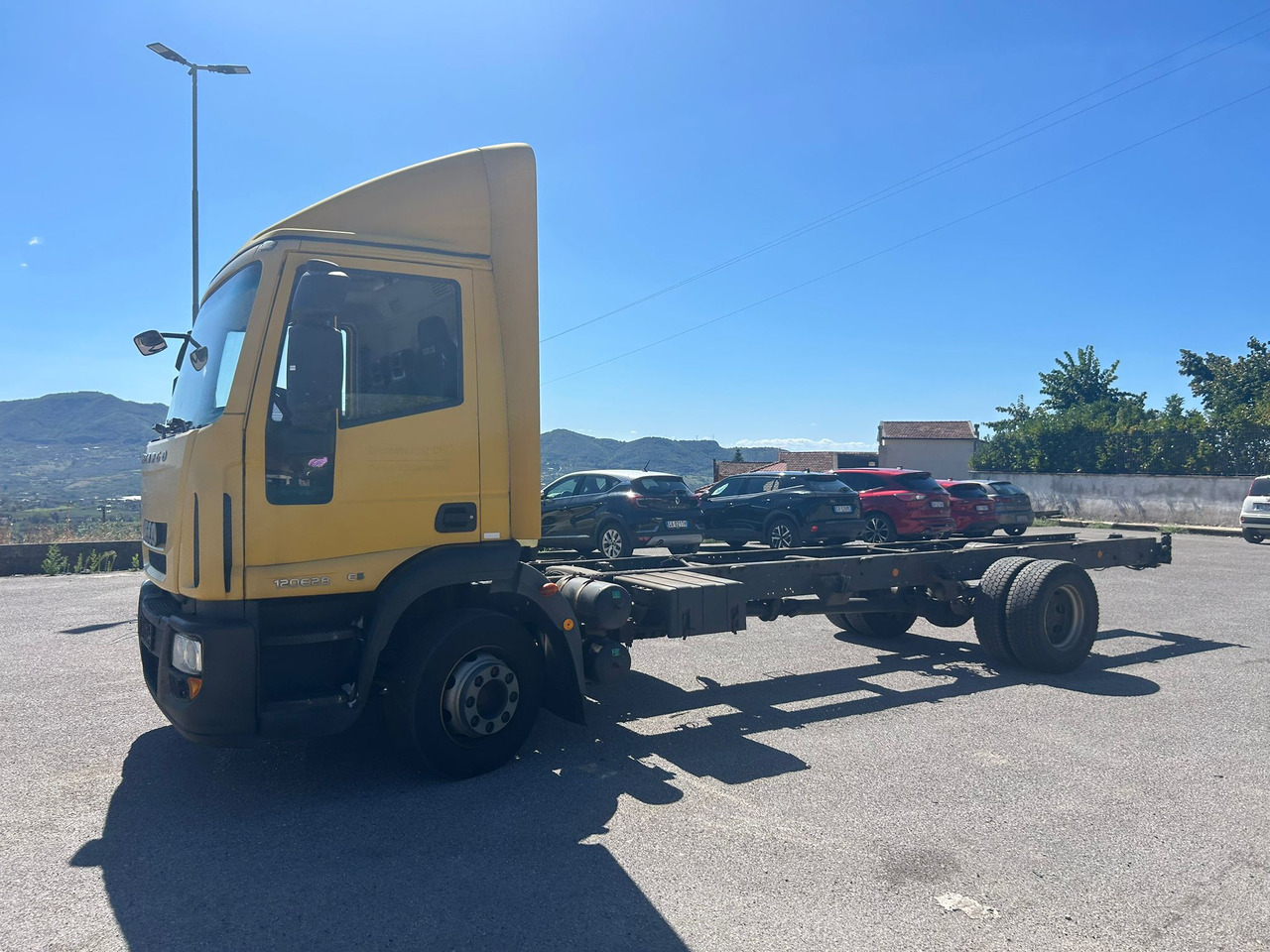 IVECO EUROCARGO 120E28P - Kravas automašīna ar slēgto virsbūvi: foto 5 IVECO EUROCARGO 120E28P - Kravas automašīna ar slēgto virsbūvi: foto 5