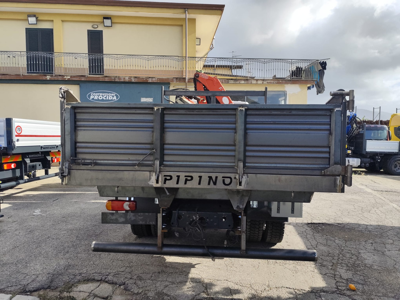 IVECO EUROCARGO 140-250 - Kravas auto ar manipulatoru: foto 5 IVECO EUROCARGO 140-250 - Kravas auto ar manipulatoru: foto 5