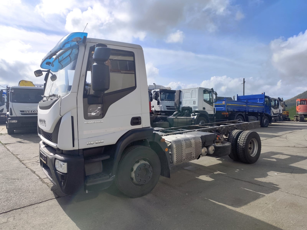 IVECO EUROCARGO 140-250 - Šasija kravas automašīna: foto 3 IVECO EUROCARGO 140-250 - Šasija kravas automašīna: foto 3