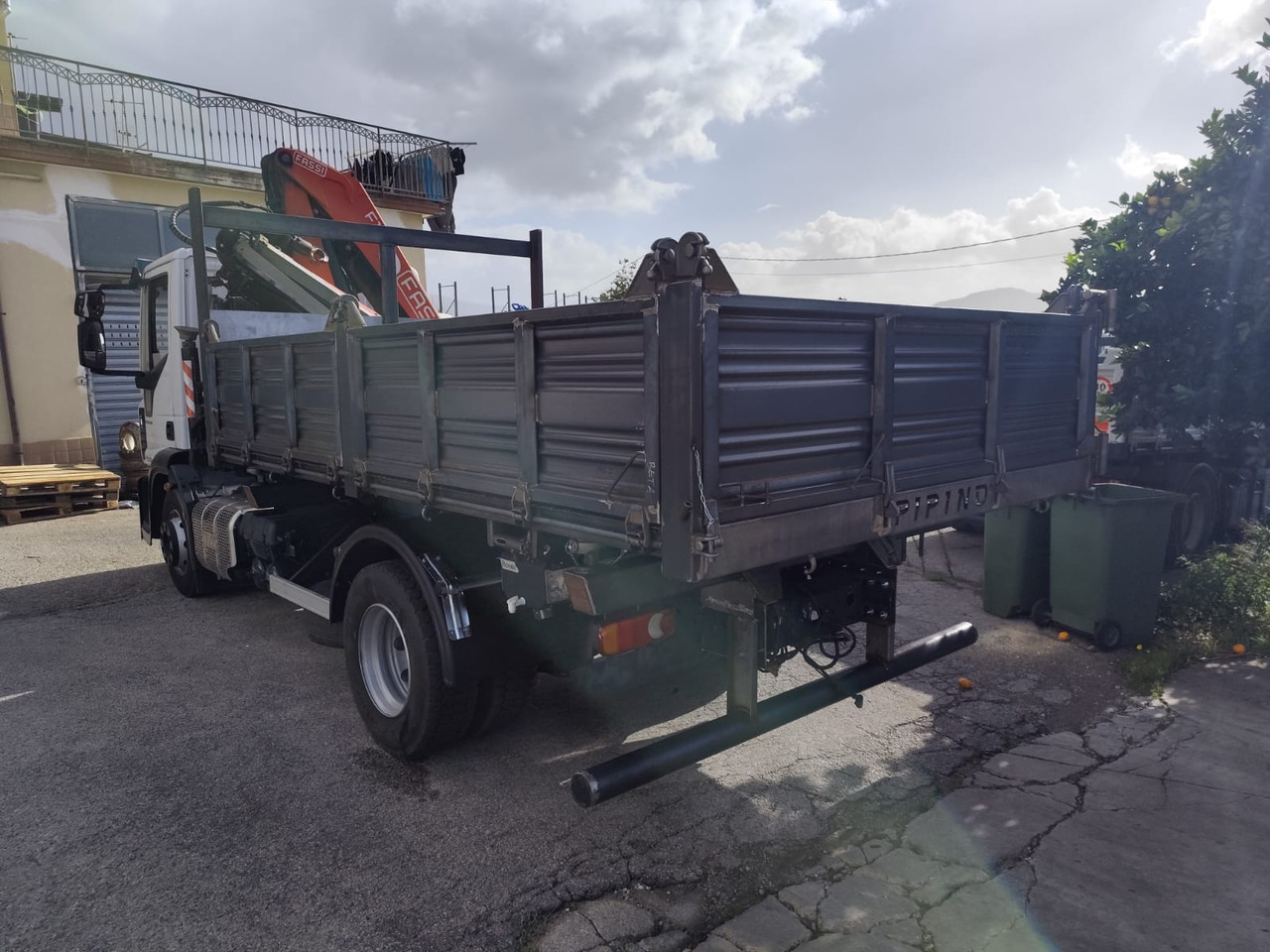 IVECO EUROCARGO 140-250 - Kravas auto ar manipulatoru: foto 4 IVECO EUROCARGO 140-250 - Kravas auto ar manipulatoru: foto 4