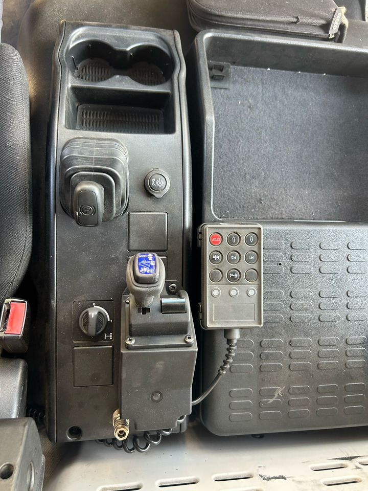 IVECO EUROCARGO 140-250 - Kravas auto ar manipulatoru: foto 5 IVECO EUROCARGO 140-250 - Kravas auto ar manipulatoru: foto 5