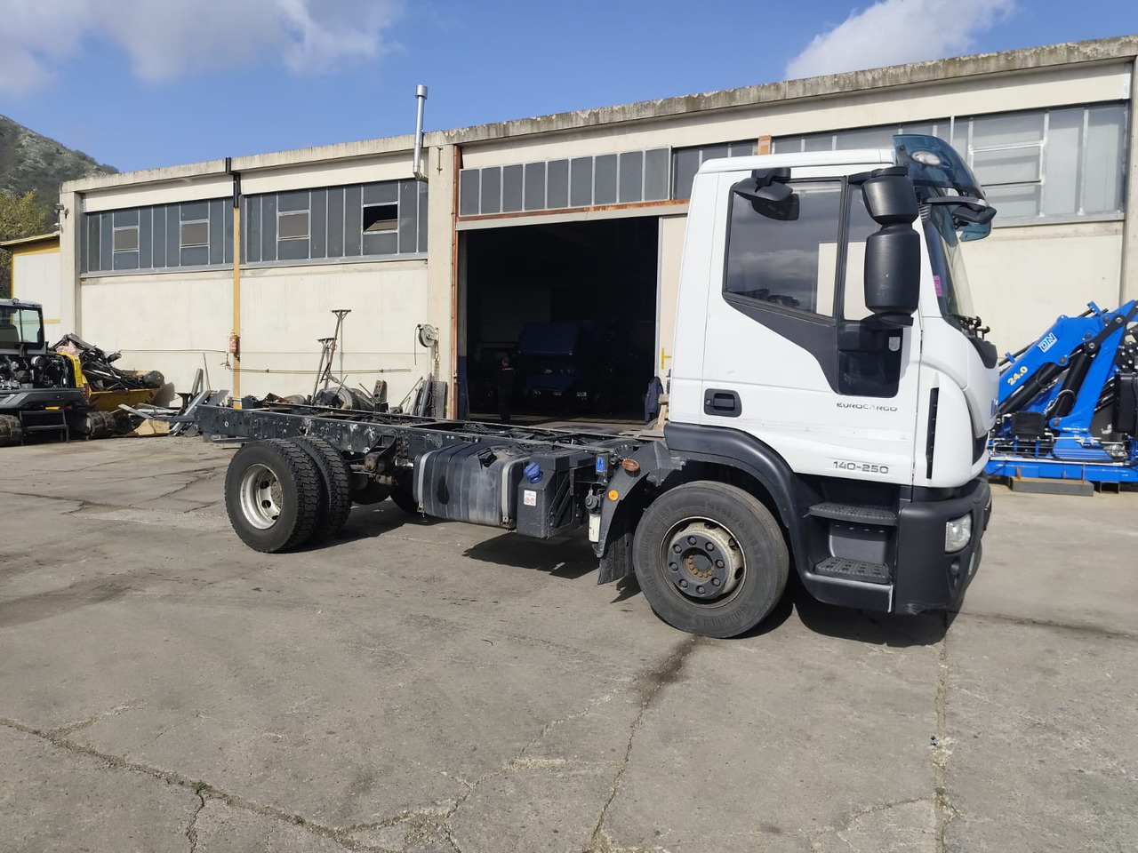 IVECO EUROCARGO 140-250 - Šasija kravas automašīna: foto 5 IVECO EUROCARGO 140-250 - Šasija kravas automašīna: foto 5
