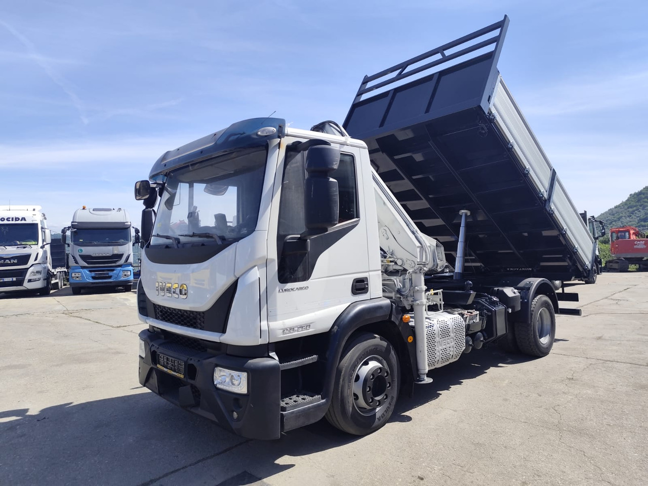 IVECO EUROCARGO 140-250 - Kravas auto ar manipulatoru: foto 1 IVECO EUROCARGO 140-250 - Kravas auto ar manipulatoru: foto 1