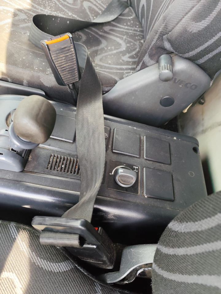 IVECO EUROCARGO 140E25 - Šasija kravas automašīna: foto 5 IVECO EUROCARGO 140E25 - Šasija kravas automašīna: foto 5