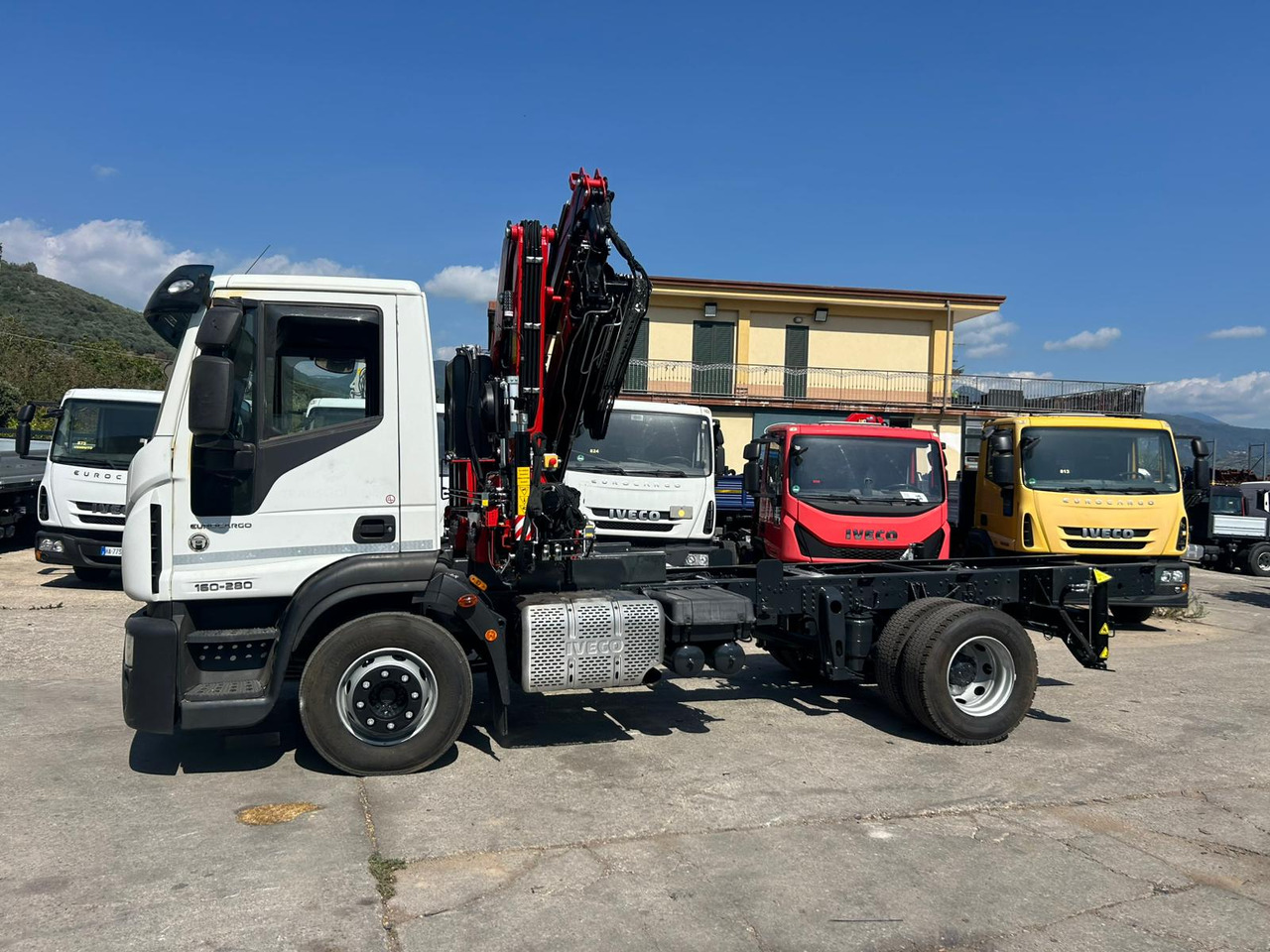 IVECO EUROCARGO 160-280 - Kravas auto ar manipulatoru: foto 3 IVECO EUROCARGO 160-280 - Kravas auto ar manipulatoru: foto 3