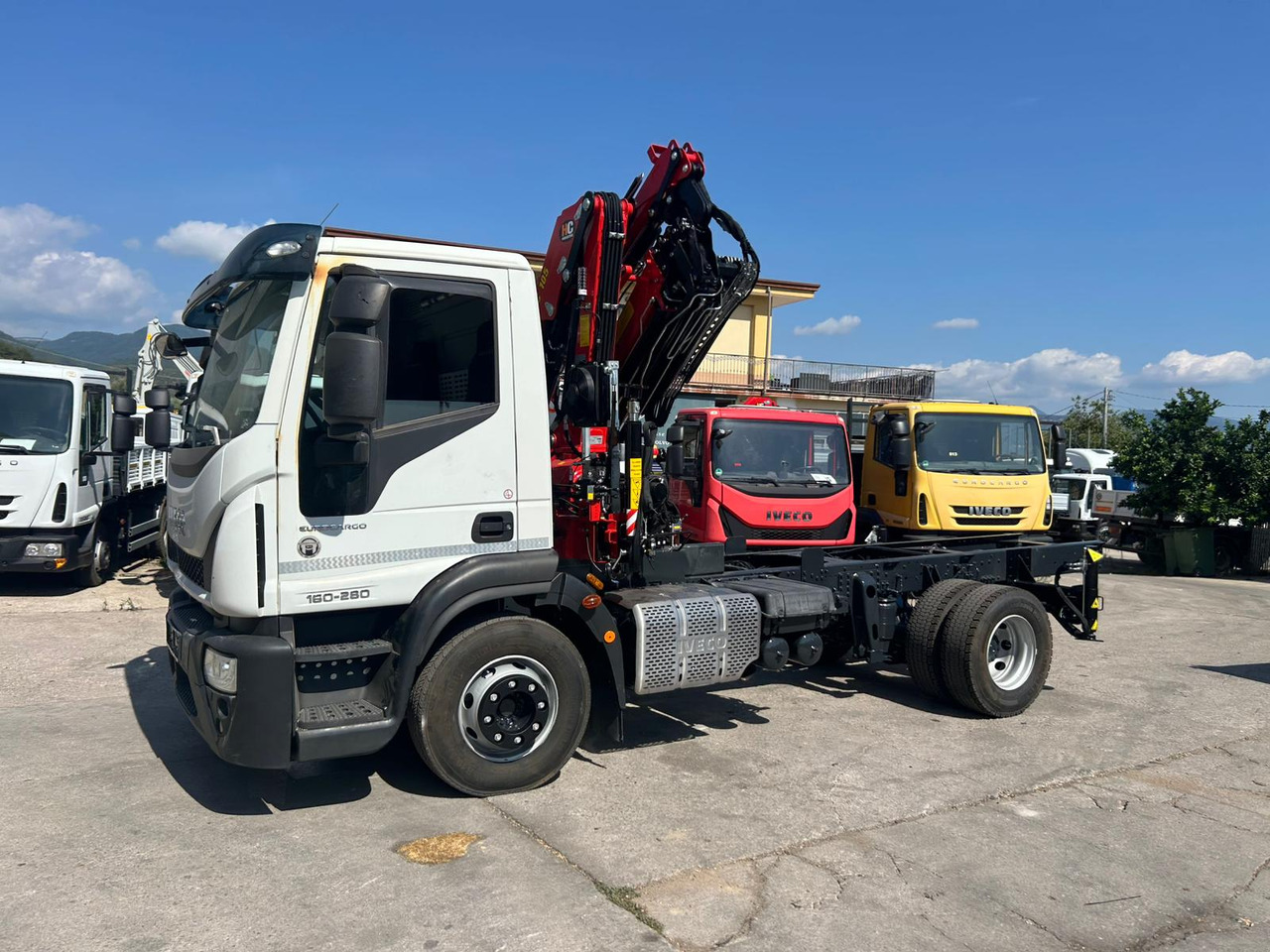 IVECO EUROCARGO 160-280 - Kravas auto ar manipulatoru: foto 4 IVECO EUROCARGO 160-280 - Kravas auto ar manipulatoru: foto 4