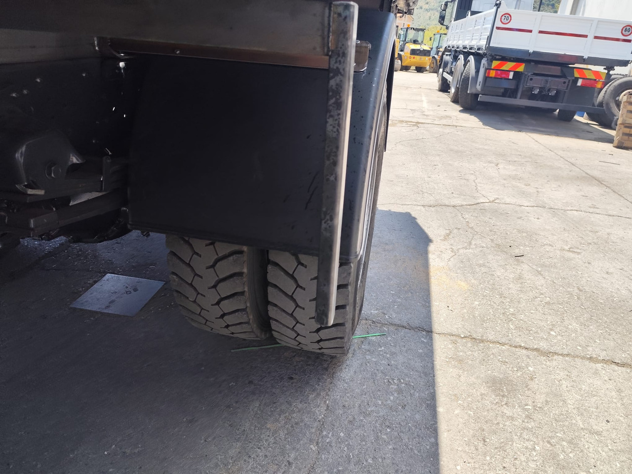 IVECO EUROCARGO 160E28 - Kravas auto ar manipulatoru: foto 2 IVECO EUROCARGO 160E28 - Kravas auto ar manipulatoru: foto 2