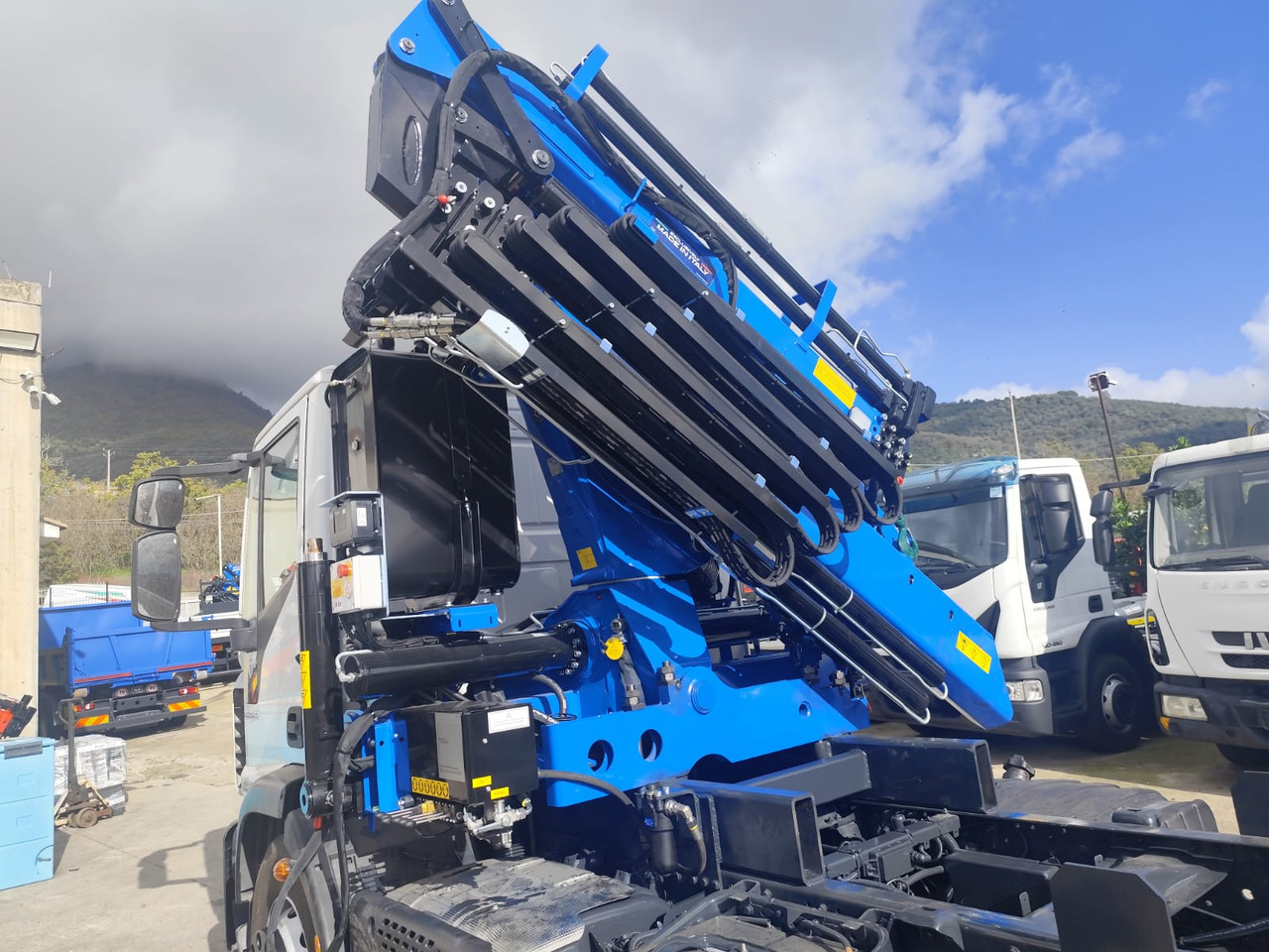 IVECO EUROCARGO 180-250 - Kravas auto ar manipulatoru, Kravas auto ar manipulatoru: foto 5 IVECO EUROCARGO 180-250 - Kravas auto ar manipulatoru, Kravas auto ar manipulatoru: foto 5