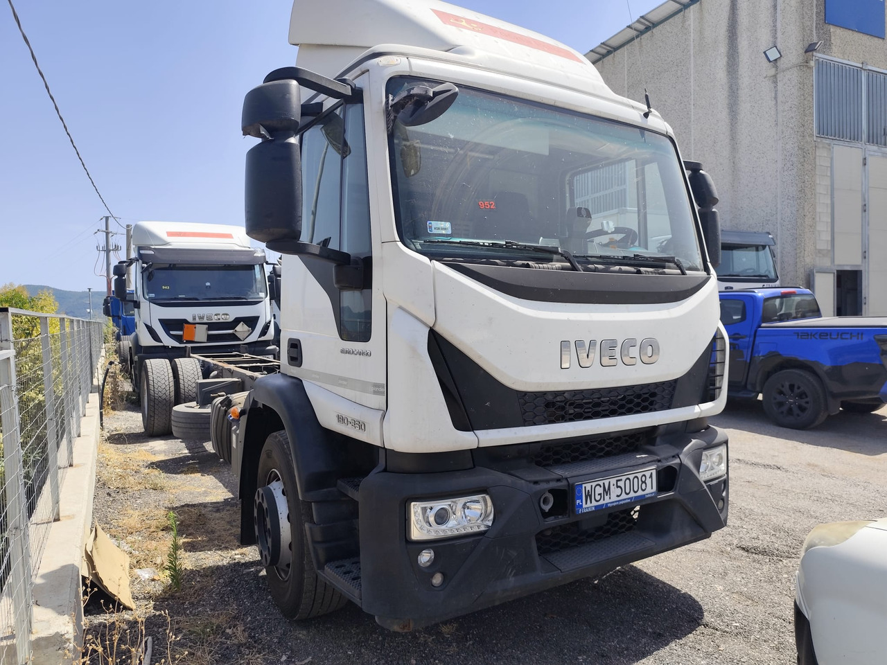 IVECO EUROCARGO 180-250 - Šasija kravas automašīna, Kravas auto ar manipulatoru: foto 1 IVECO EUROCARGO 180-250 - Šasija kravas automašīna, Kravas auto ar manipulatoru: foto 1