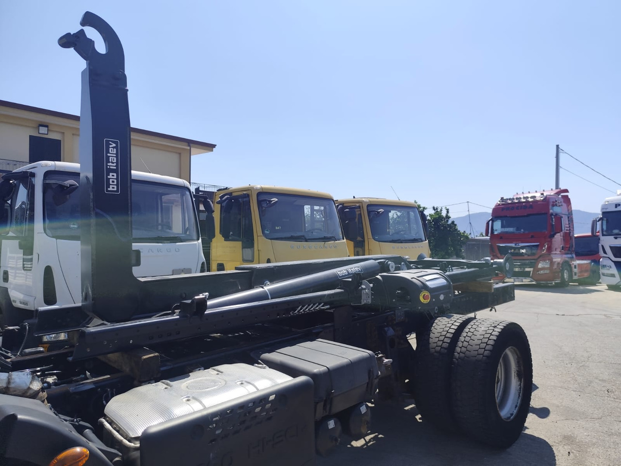 IVECO EUROCARGO 180-250 - Pacēlājs ar āķi, Kravas auto ar manipulatoru: foto 2 IVECO EUROCARGO 180-250 - Pacēlājs ar āķi, Kravas auto ar manipulatoru: foto 2