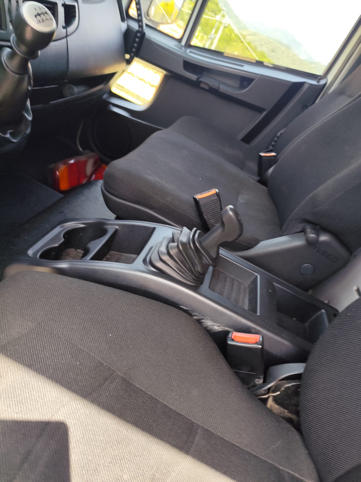 IVECO EUROCARGO 180-250 - Šasija kravas automašīna, Kravas auto ar manipulatoru: foto 5 IVECO EUROCARGO 180-250 - Šasija kravas automašīna, Kravas auto ar manipulatoru: foto 5
