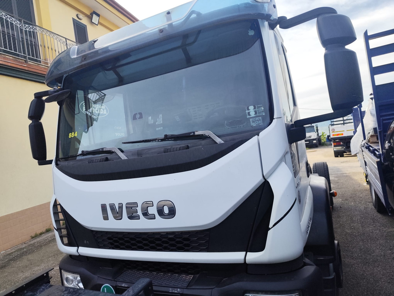 IVECO EUROCARGO 180-320 - Šasija kravas automašīna: foto 3 IVECO EUROCARGO 180-320 - Šasija kravas automašīna: foto 3