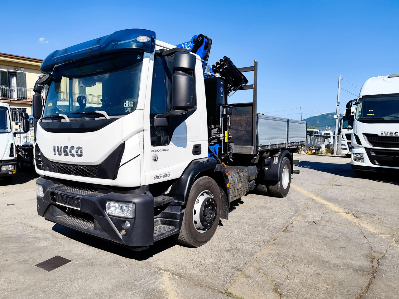 IVECO EUROCARGO 180-320 - Kravas auto ar manipulatoru: foto 1 IVECO EUROCARGO 180-320 - Kravas auto ar manipulatoru: foto 1