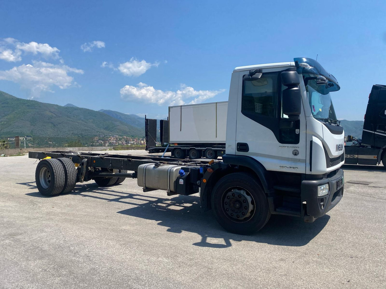 Šasija kravas automašīna IVECO EUROCARGO 180-320: foto 10