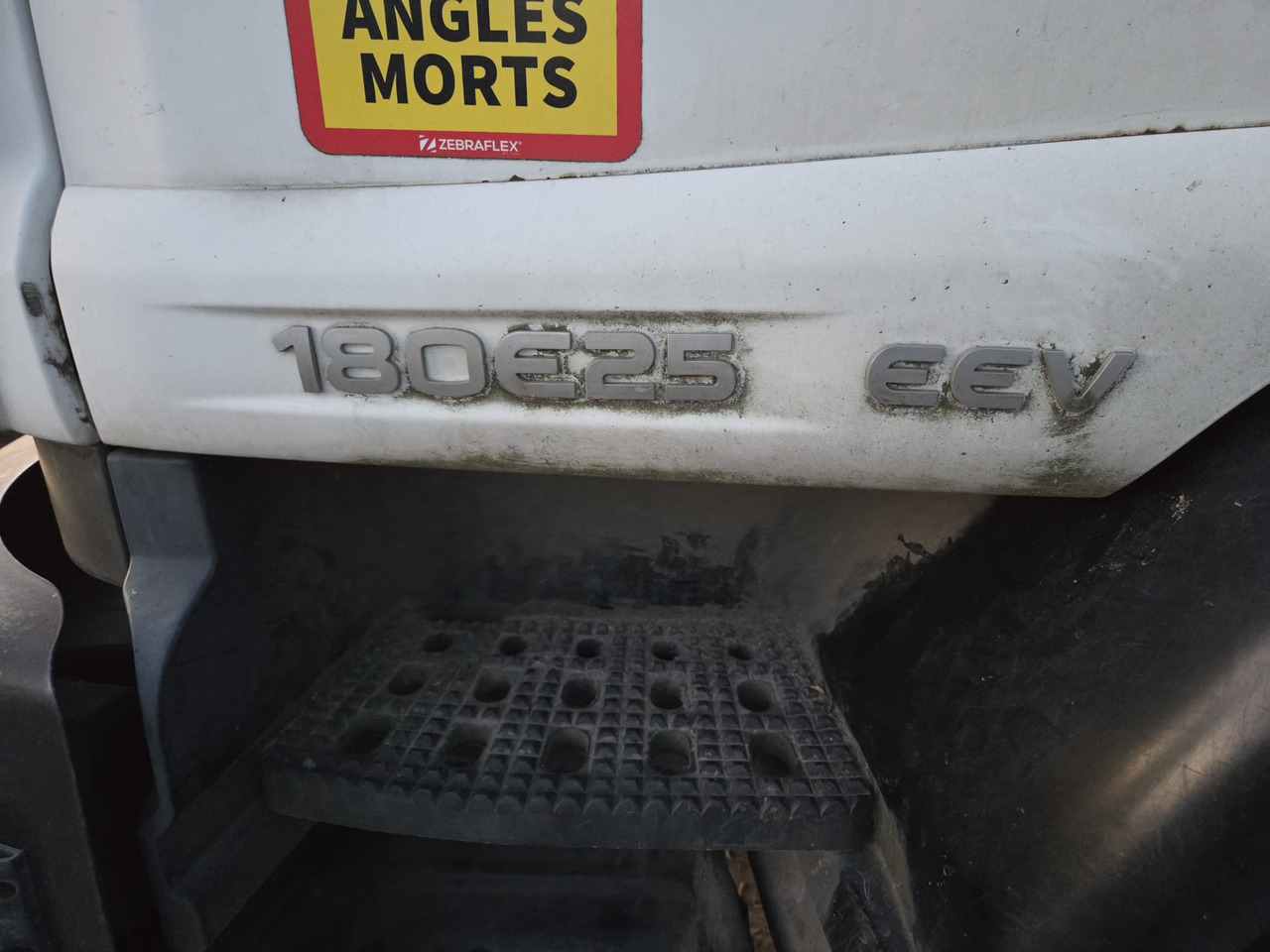 IVECO EUROCARGO 180E25 - Kravas auto ar manipulatoru, Kravas auto ar manipulatoru: foto 5 IVECO EUROCARGO 180E25 - Kravas auto ar manipulatoru, Kravas auto ar manipulatoru: foto 5