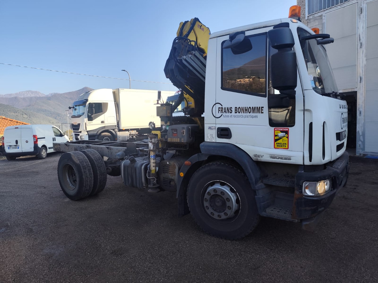 IVECO EUROCARGO 180E25 - Kravas auto ar manipulatoru, Kravas auto ar manipulatoru: foto 3 IVECO EUROCARGO 180E25 - Kravas auto ar manipulatoru, Kravas auto ar manipulatoru: foto 3