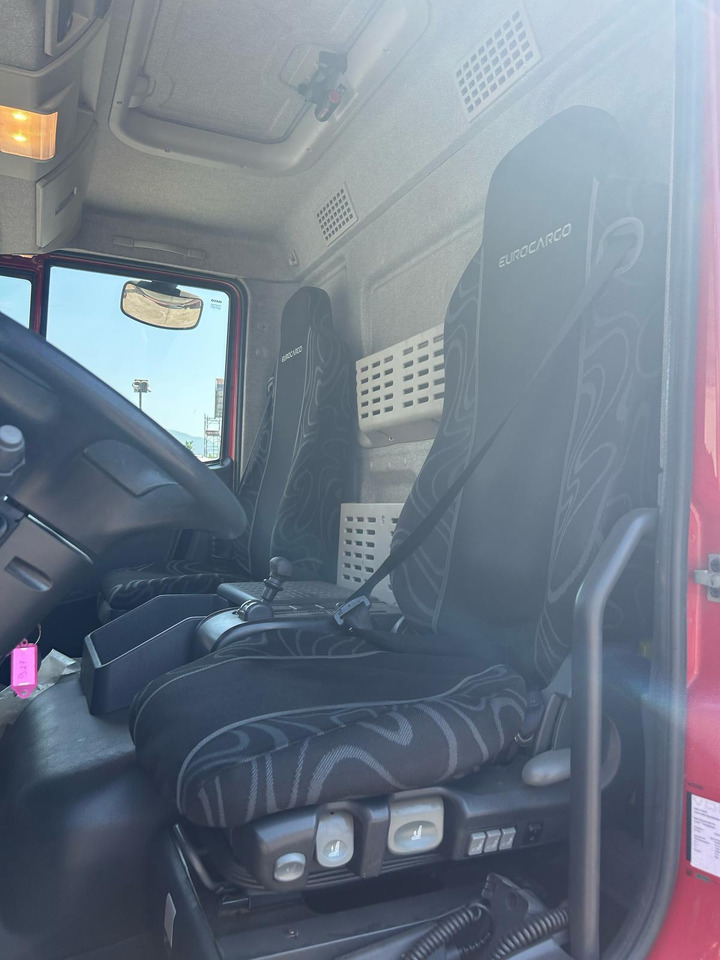 IVECO EUROCARGO 180E30 - Bortu kravas automašīna/ Platforma: foto 4 IVECO EUROCARGO 180E30 - Bortu kravas automašīna/ Platforma: foto 4