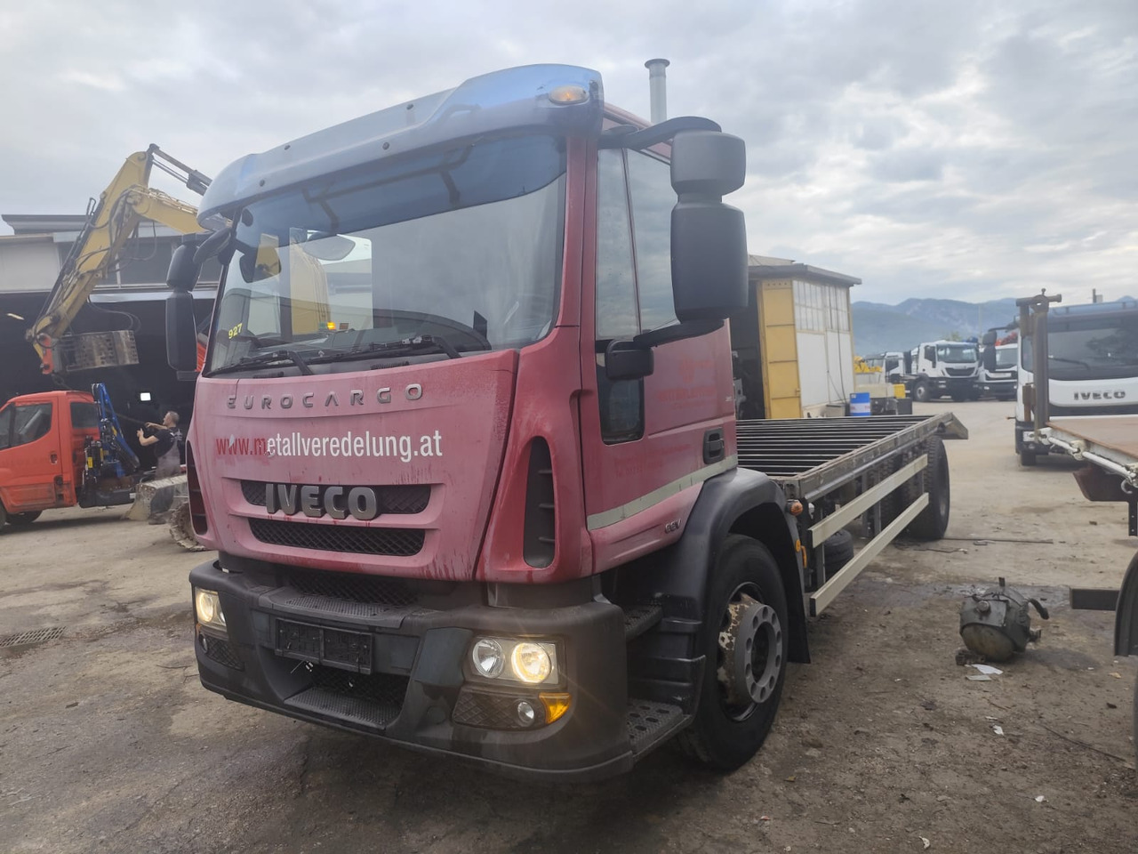 IVECO EUROCARGO 180E30 - Bortu kravas automašīna/ Platforma: foto 2 IVECO EUROCARGO 180E30 - Bortu kravas automašīna/ Platforma: foto 2
