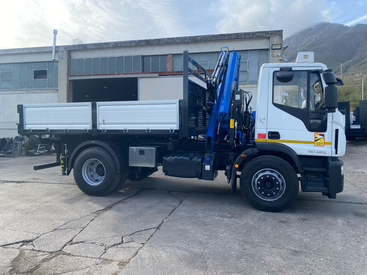 Kravas auto ar manipulatoru IVECO EUROCARGO 190EL28: foto 47
