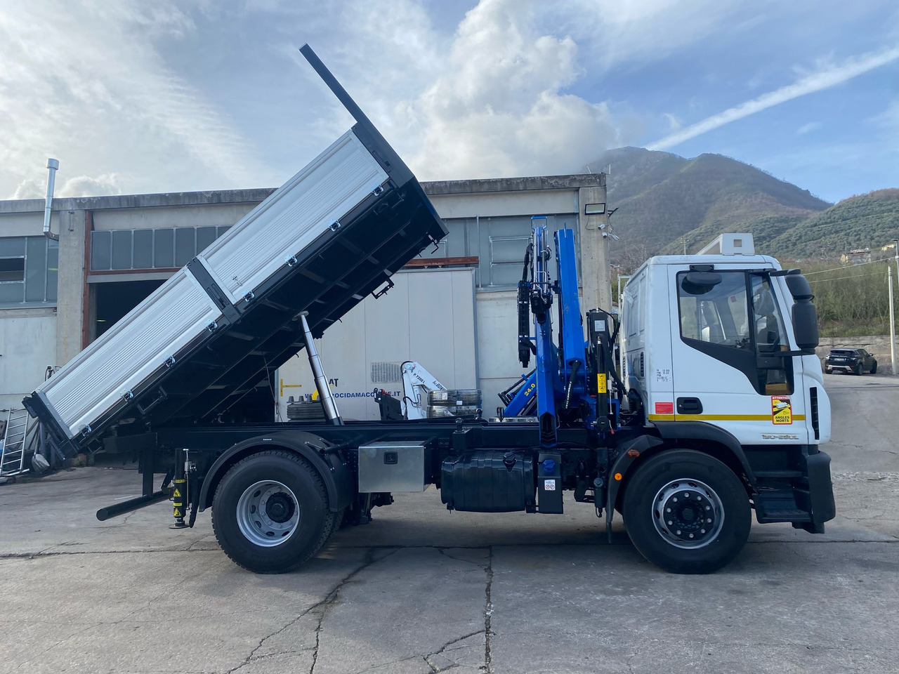 Kravas auto ar manipulatoru IVECO EUROCARGO 190EL28: foto 24