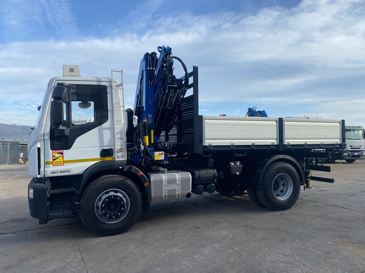 Kravas auto ar manipulatoru IVECO EUROCARGO 190EL28: foto 36