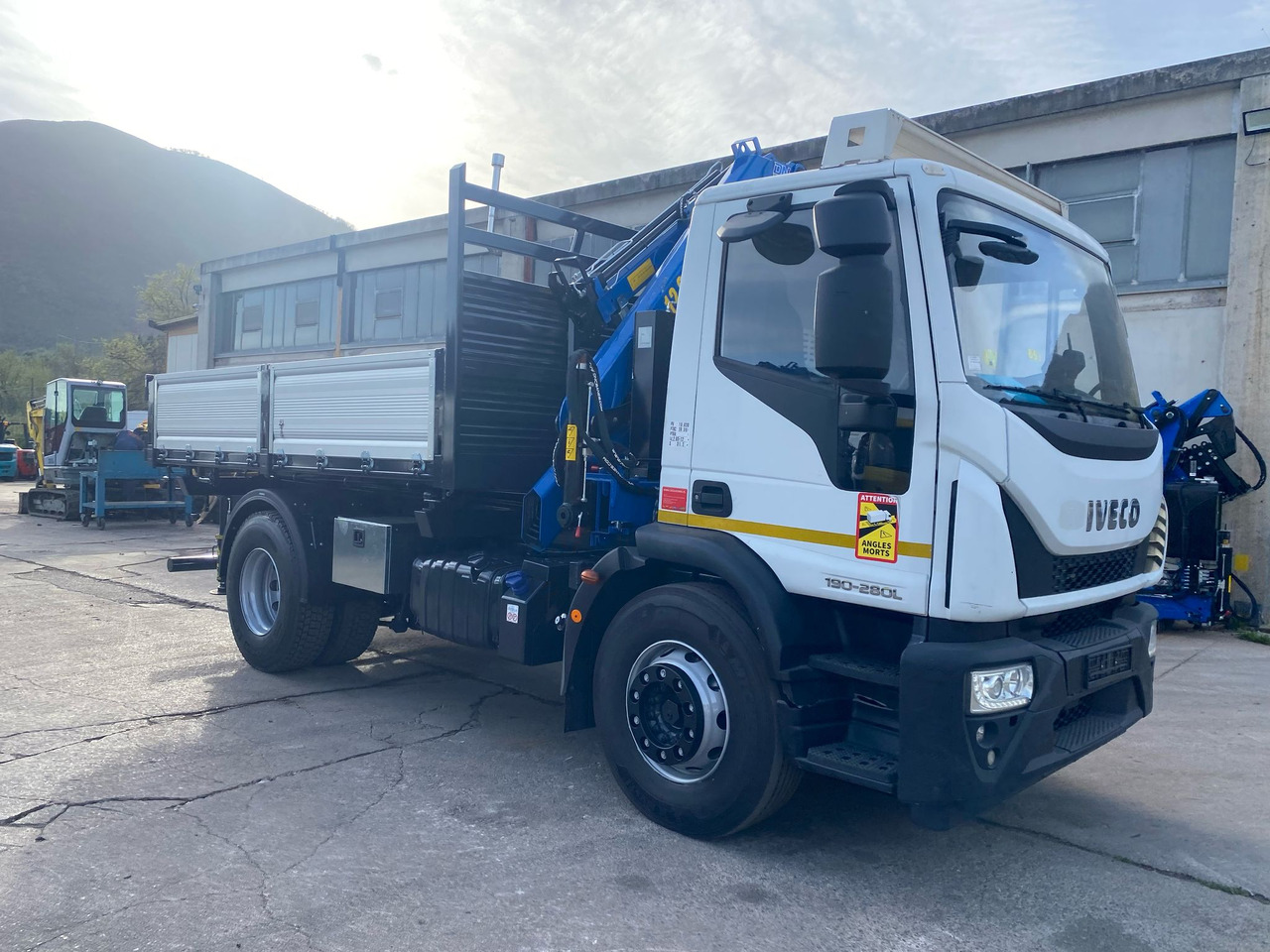 Kravas auto ar manipulatoru IVECO EUROCARGO 190EL28: foto 45