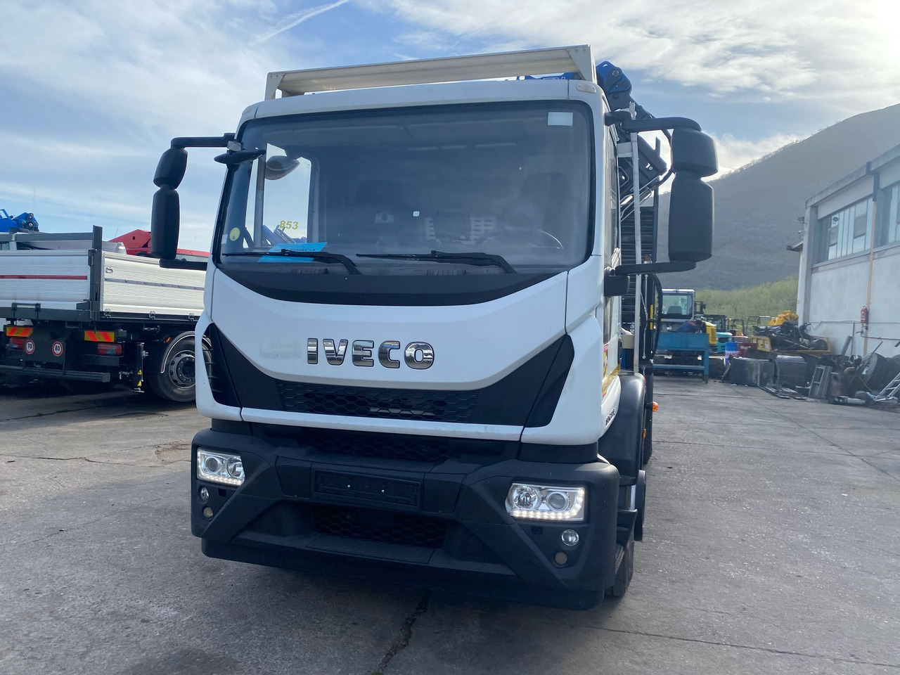 Kravas auto ar manipulatoru IVECO EUROCARGO 190EL28: foto 39