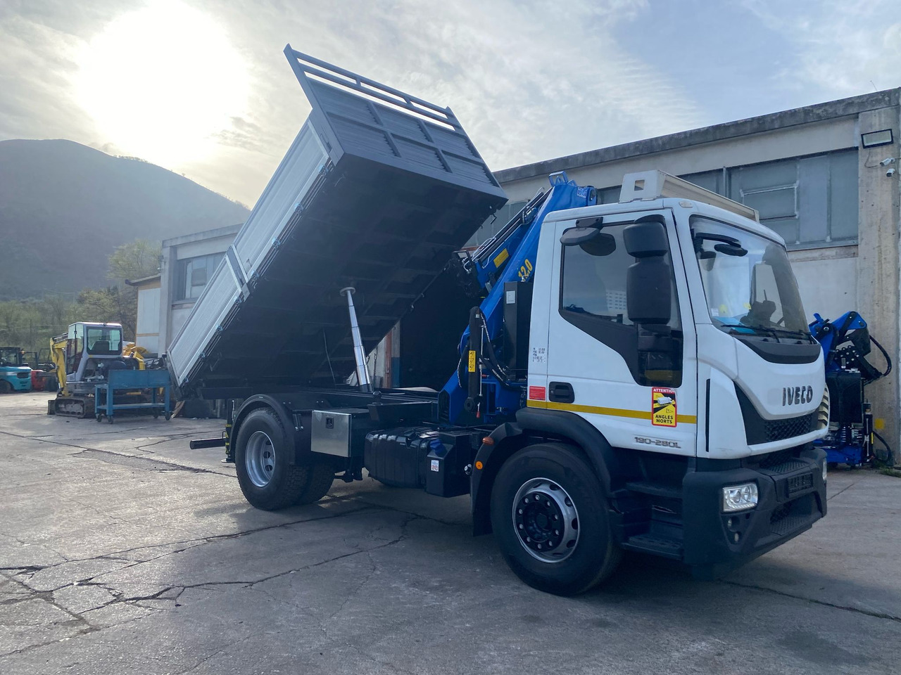 Kravas auto ar manipulatoru IVECO EUROCARGO 190EL28: foto 21