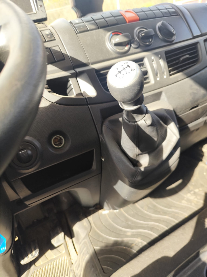 IVECO EUROCARGO 75-160 - Kravas auto ar manipulatoru: foto 4 IVECO EUROCARGO 75-160 - Kravas auto ar manipulatoru: foto 4