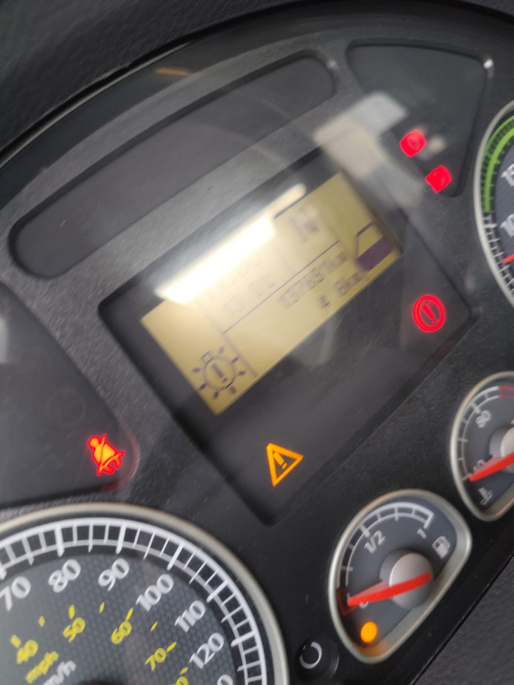 IVECO EUROCARGO 75E18 - Bortu kravas automašīna/ Platforma: foto 2 IVECO EUROCARGO 75E18 - Bortu kravas automašīna/ Platforma: foto 2