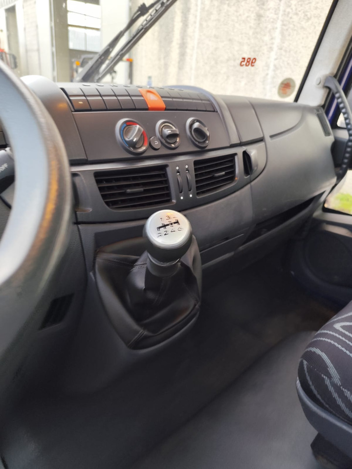 IVECO EUROCARGO 75E18 - Bortu kravas automašīna/ Platforma: foto 4 IVECO EUROCARGO 75E18 - Bortu kravas automašīna/ Platforma: foto 4