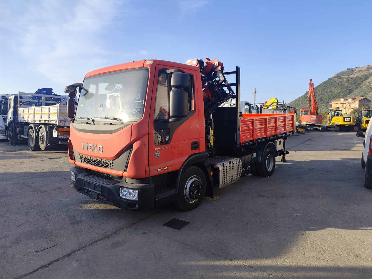 IVECO EUROCARGO 80-190 - Kravas auto ar manipulatoru, Kravas automašīna pašizgāzējs: foto 2 IVECO EUROCARGO 80-190 - Kravas auto ar manipulatoru, Kravas automašīna pašizgāzējs: foto 2