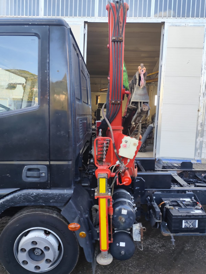 IVECO EUROCARGO 80E18 - Kravas auto ar manipulatoru, Kravas automašīna pašizgāzējs: foto 4 IVECO EUROCARGO 80E18 - Kravas auto ar manipulatoru, Kravas automašīna pašizgāzējs: foto 4