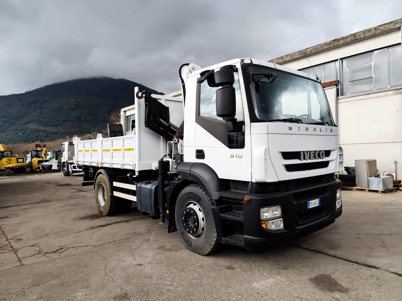 Kravas auto ar manipulatoru IVECO STRALIS AD 190S31P: foto 26