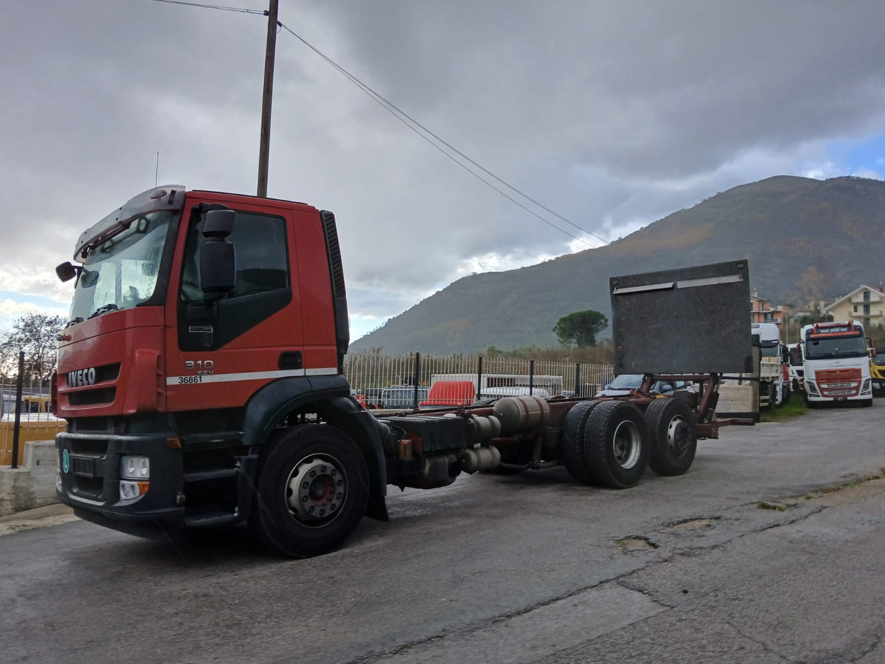 IVECO STRALIS AD 260S31 - Šasija kravas automašīna: foto 1 IVECO STRALIS AD 260S31 - Šasija kravas automašīna: foto 1