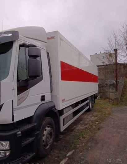 IVECO STRALIS AD 260S31 XP - Kravas automašīna ar slēgto virsbūvi: foto 2 IVECO STRALIS AD 260S31 XP - Kravas automašīna ar slēgto virsbūvi: foto 2