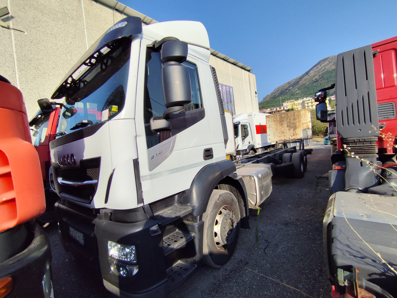 IVECO STRALIS AD 260S31 XP - Kravas automašīna ar slēgto virsbūvi: foto 3 IVECO STRALIS AD 260S31 XP - Kravas automašīna ar slēgto virsbūvi: foto 3