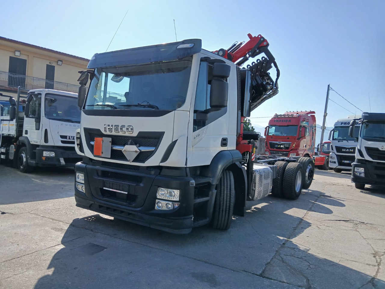 IVECO STRALIS AD 260S31 XP - Kravas auto ar manipulatoru: foto 1 IVECO STRALIS AD 260S31 XP - Kravas auto ar manipulatoru: foto 1