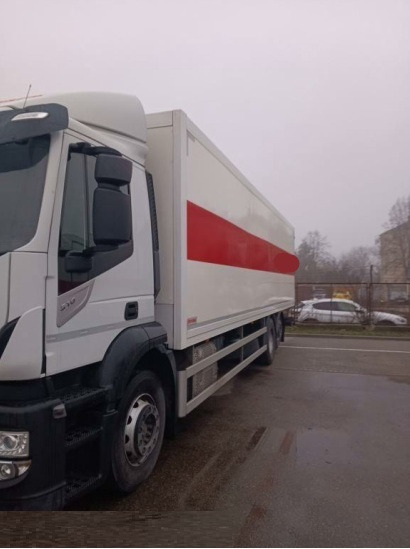 IVECO STRALIS AD 260S31 XP - Kravas automašīna ar slēgto virsbūvi: foto 2 IVECO STRALIS AD 260S31 XP - Kravas automašīna ar slēgto virsbūvi: foto 2