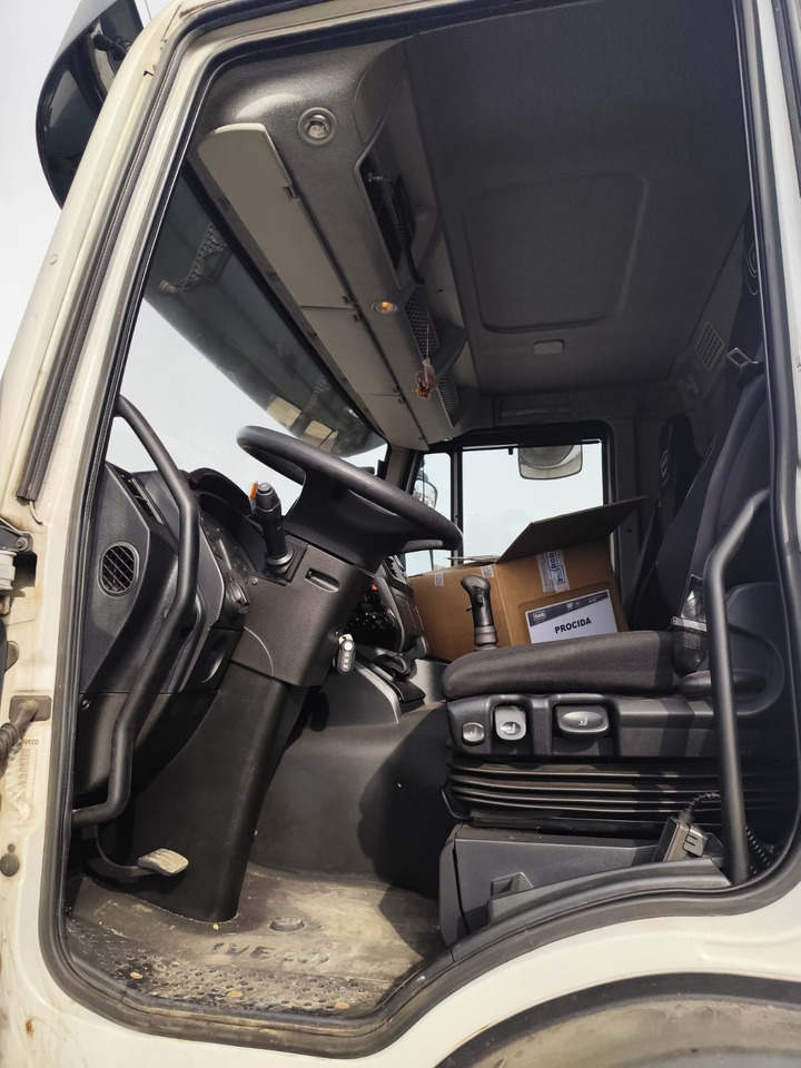 IVECO STRALIS AD 260S31 Y/P - Pacēlājs ar āķi: foto 2 IVECO STRALIS AD 260S31 Y/P - Pacēlājs ar āķi: foto 2