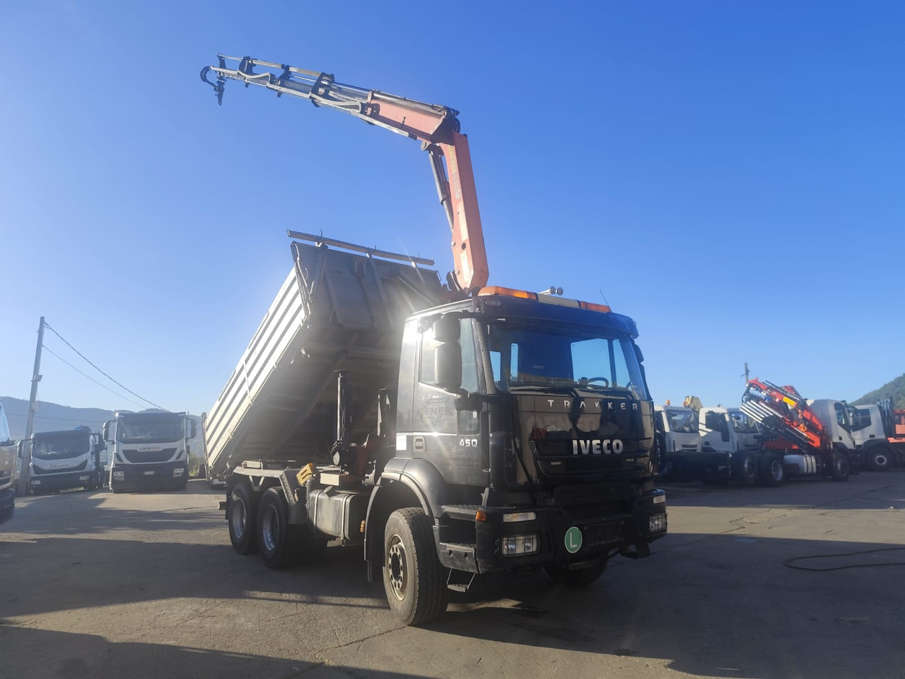 IVECO TRAKKER 380T45 - Kravas auto ar manipulatoru: foto 3 IVECO TRAKKER 380T45 - Kravas auto ar manipulatoru: foto 3