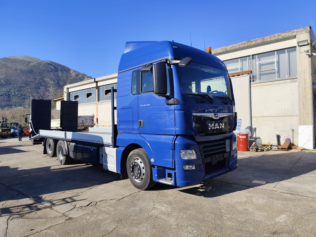 MAN TGX 26.420 - Bortu kravas automašīna/ Platforma: foto 1 MAN TGX 26.420 - Bortu kravas automašīna/ Platforma: foto 1
