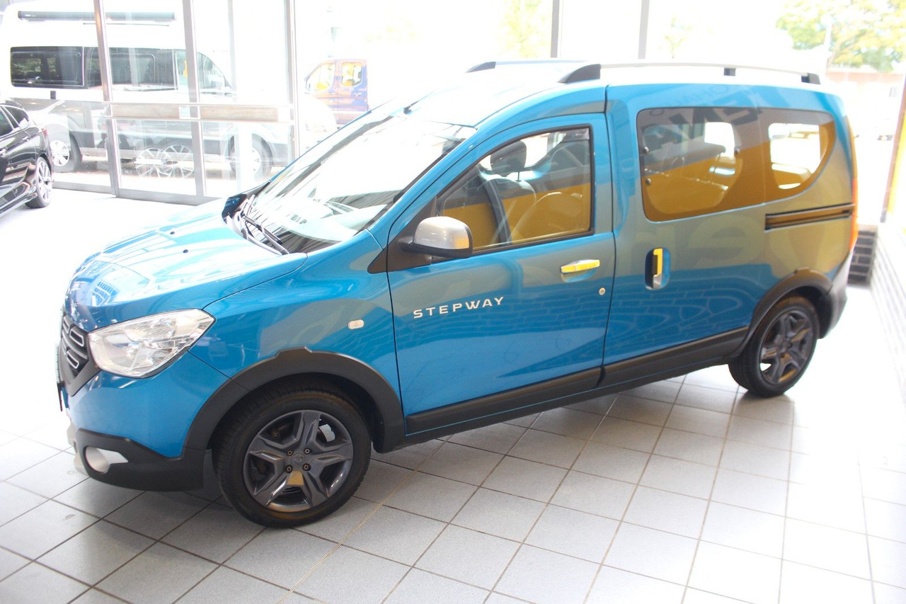 Dacia Dokker Stepway Celebration Navi Bluetooth AHK - Pasažieru furgons: foto 5 Dacia Dokker Stepway Celebration Navi Bluetooth AHK - Pasažieru furgons: foto 5