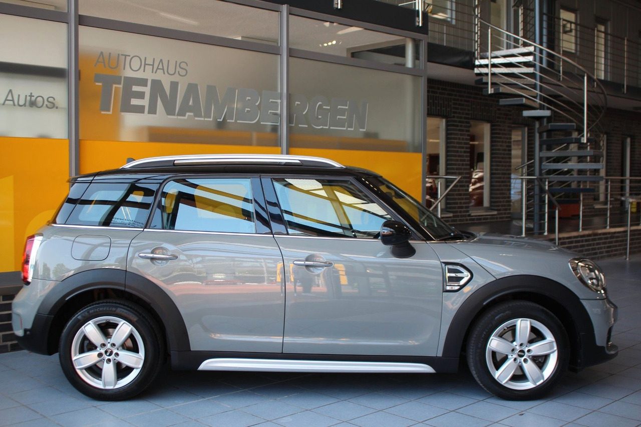 MINI Cooper D Countryman Pepper Navi Klimaaut. PDC - Vieglā automašīna: foto 3 MINI Cooper D Countryman Pepper Navi Klimaaut. PDC - Vieglā automašīna: foto 3