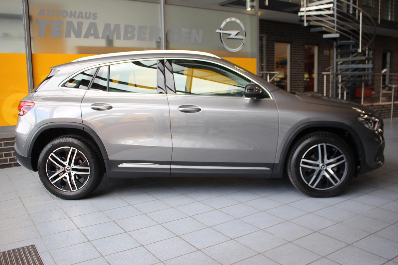 Mercedes-Benz GLA 180 Progressive Navi LED Kamera - SUV: foto 3 Mercedes-Benz GLA 180 Progressive Navi LED Kamera - SUV: foto 3