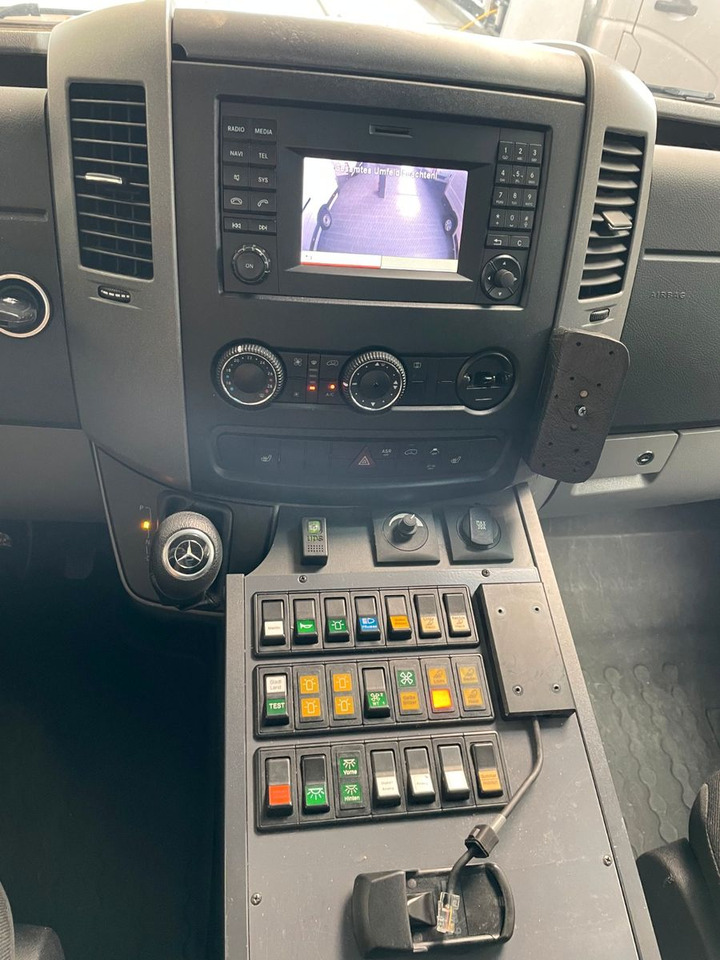 Ātrās palīdzības mašīna Mercedes-Benz Sprinter ll  519 CDI: foto 10