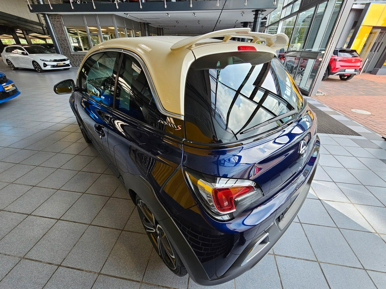 Opel Adam Rocks S Recaro Leder Infinity 18" - Vieglā automašīna: foto 4 Opel Adam Rocks S Recaro Leder Infinity 18" - Vieglā automašīna: foto 4