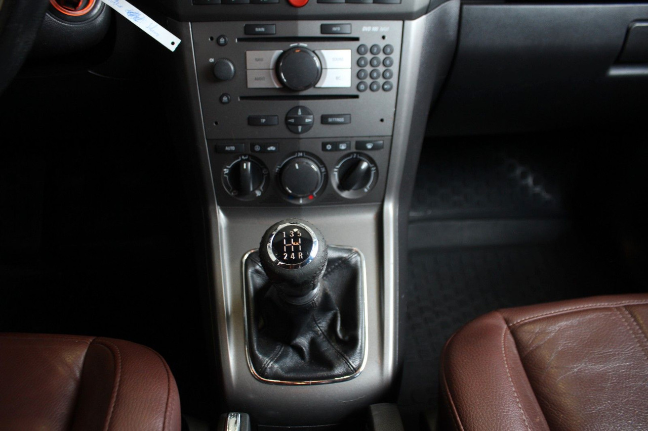 SUV Opel Antara Cosmo 4x4 Navi AHK AT-Motor & Getriebe: foto 13