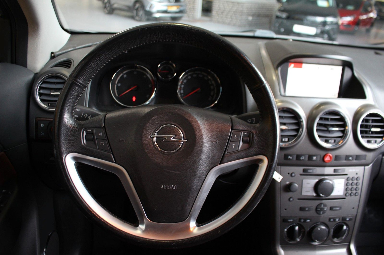 SUV Opel Antara Cosmo 4x4 Navi AHK AT-Motor & Getriebe: foto 12