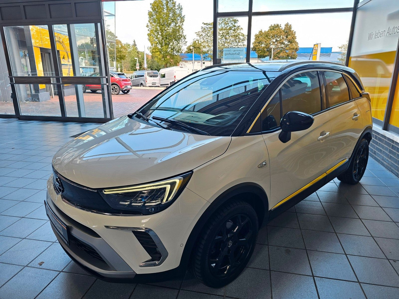 Opel Crossland 1.2 AT Ultimate Navi Kamera LED HuD - Sedans: foto 2 Opel Crossland 1.2 AT Ultimate Navi Kamera LED HuD - Sedans: foto 2